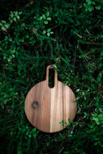 Load image into Gallery viewer, Halikko Serving & Cutting Board Elm – Ø M