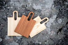 Load image into Gallery viewer, Halikko Serving & Cutting Board Elm – S